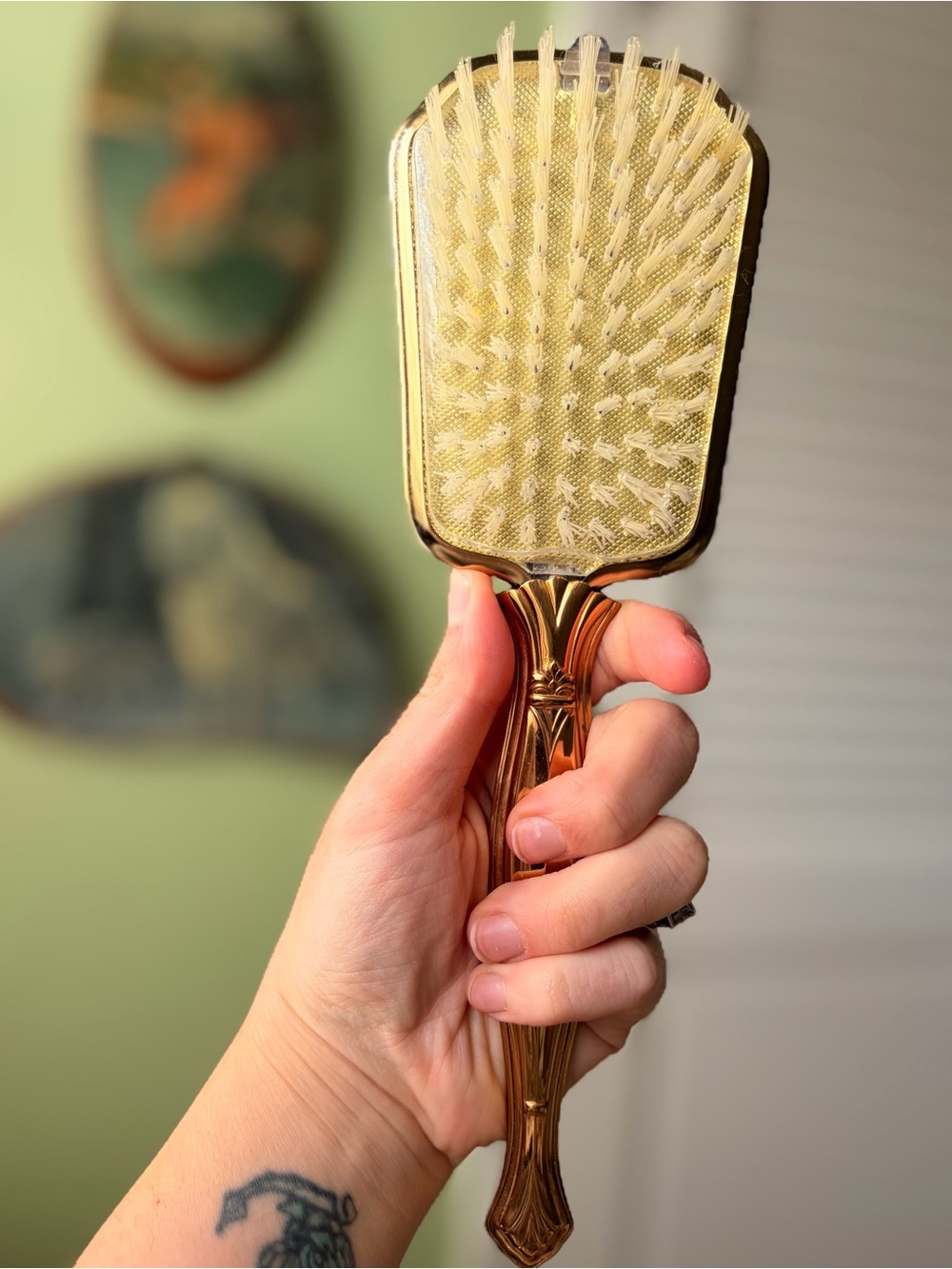 Vintage Decorative Ornate Eclectic Gold Hand Mirror - Elegant Floral Design - Picture 4 of 9